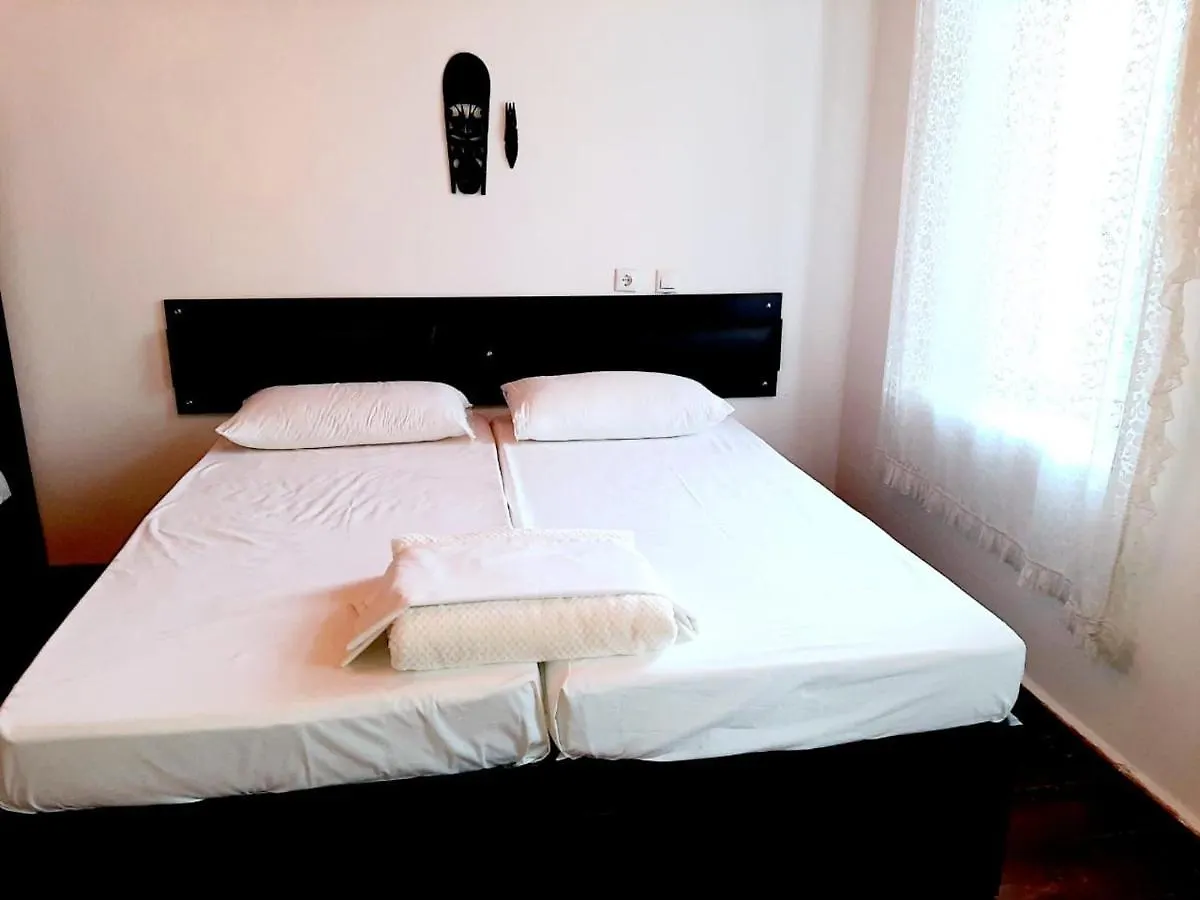Flora'S Guesthouse 'The Fir Gate' Gjirokastër 0*,
