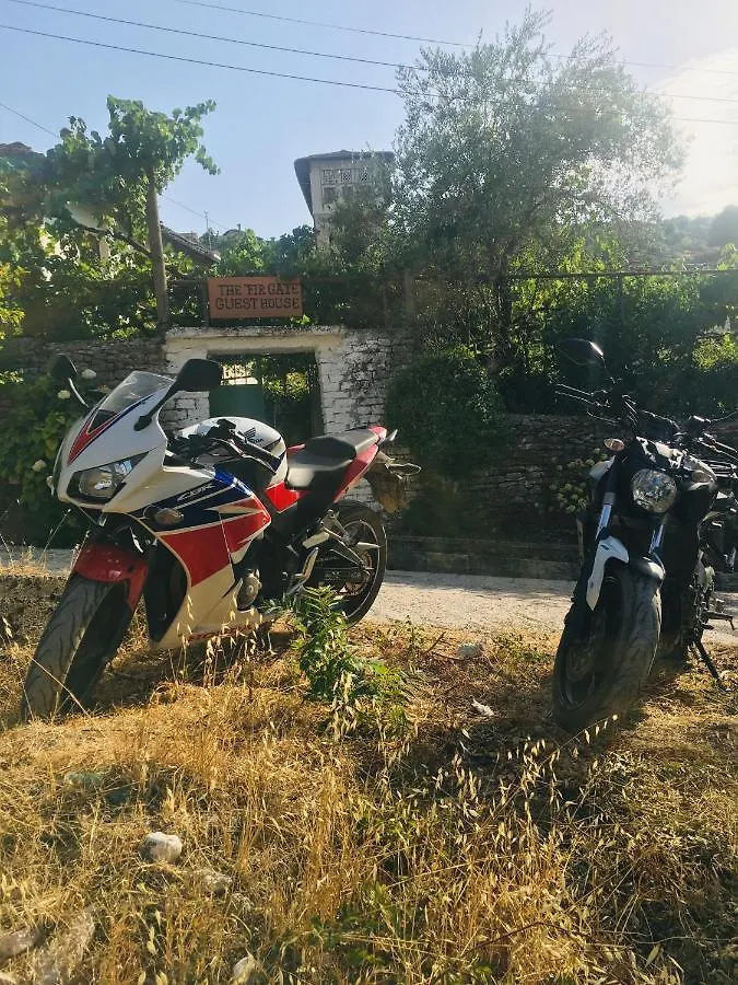 招待所 Flora'S Guesthouse 'The Fir Gate' Gjirokastër 阿尔巴尼亚