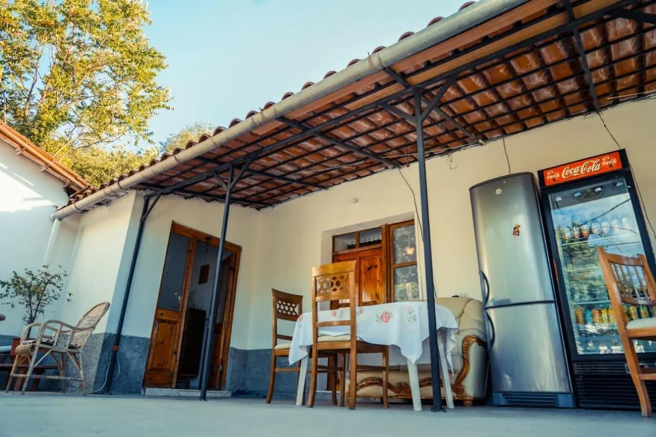Flora'S Guesthouse 'The Fir Gate' Gjirokastër Albania