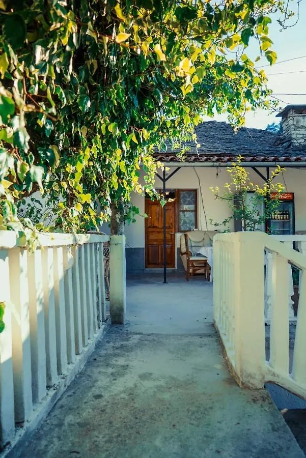 Flora'S Guesthouse 'The Fir Gate' Gjirokastër 0*,