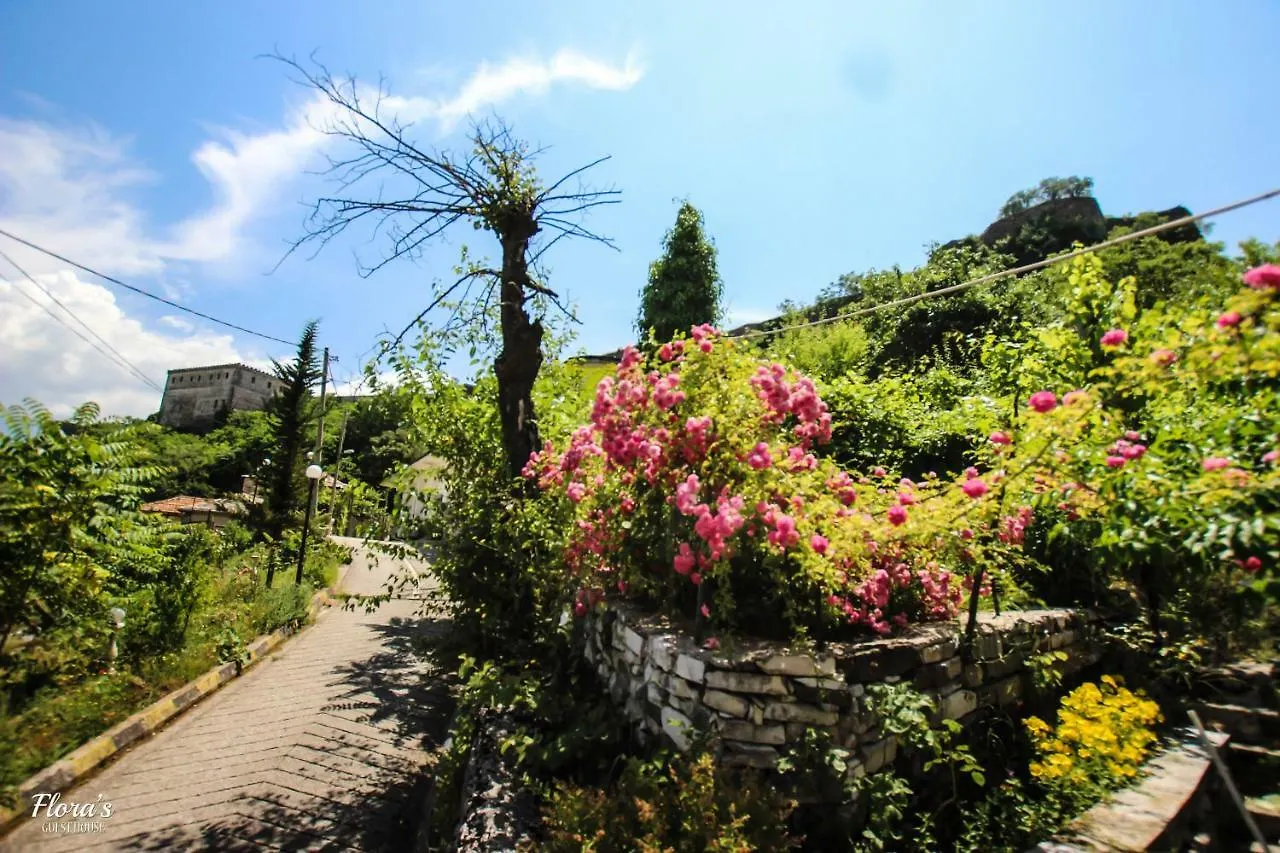 招待所 Flora'S Guesthouse 'The Fir Gate' Gjirokastër 阿尔巴尼亚