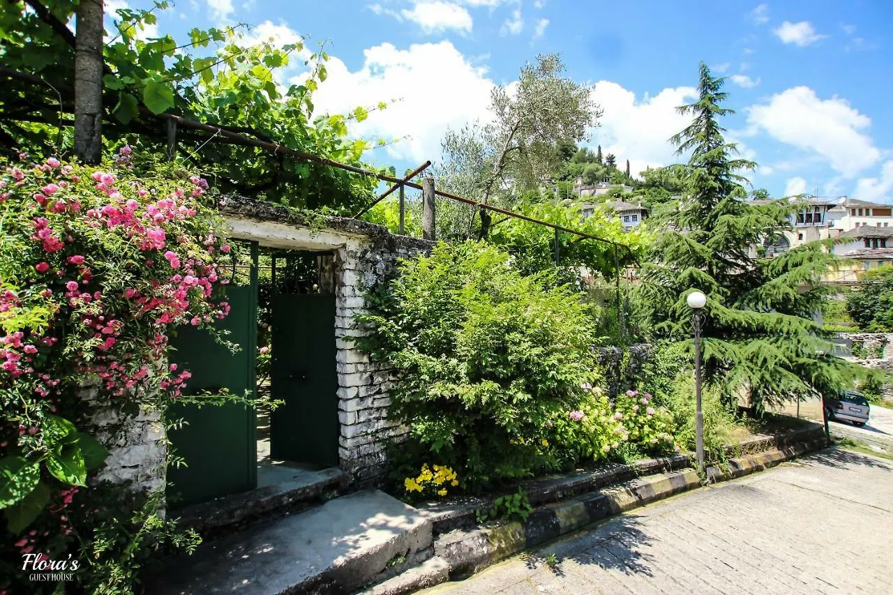 Flora'S Guesthouse 'The Fir Gate' Gjirokastër