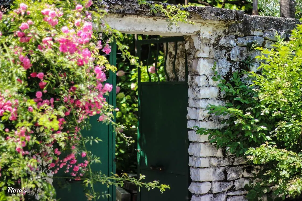 Affittacamere Flora'S Guesthouse 'The Fir Gate' Gjirokastër